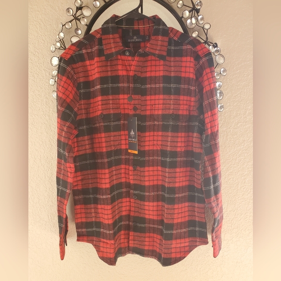 NWT. Red and black Checkered Men button up top - Picture 1 of 5